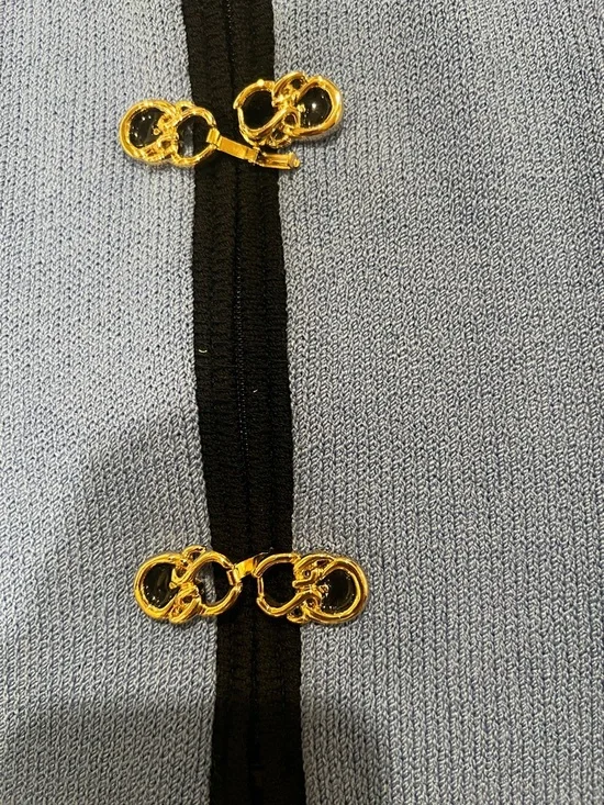 St. John Collection Light Blue Knit Top - Picture 12 of 12